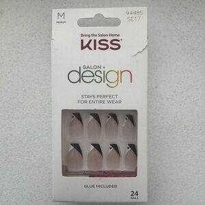 KISS Salon Design Press-On Nails